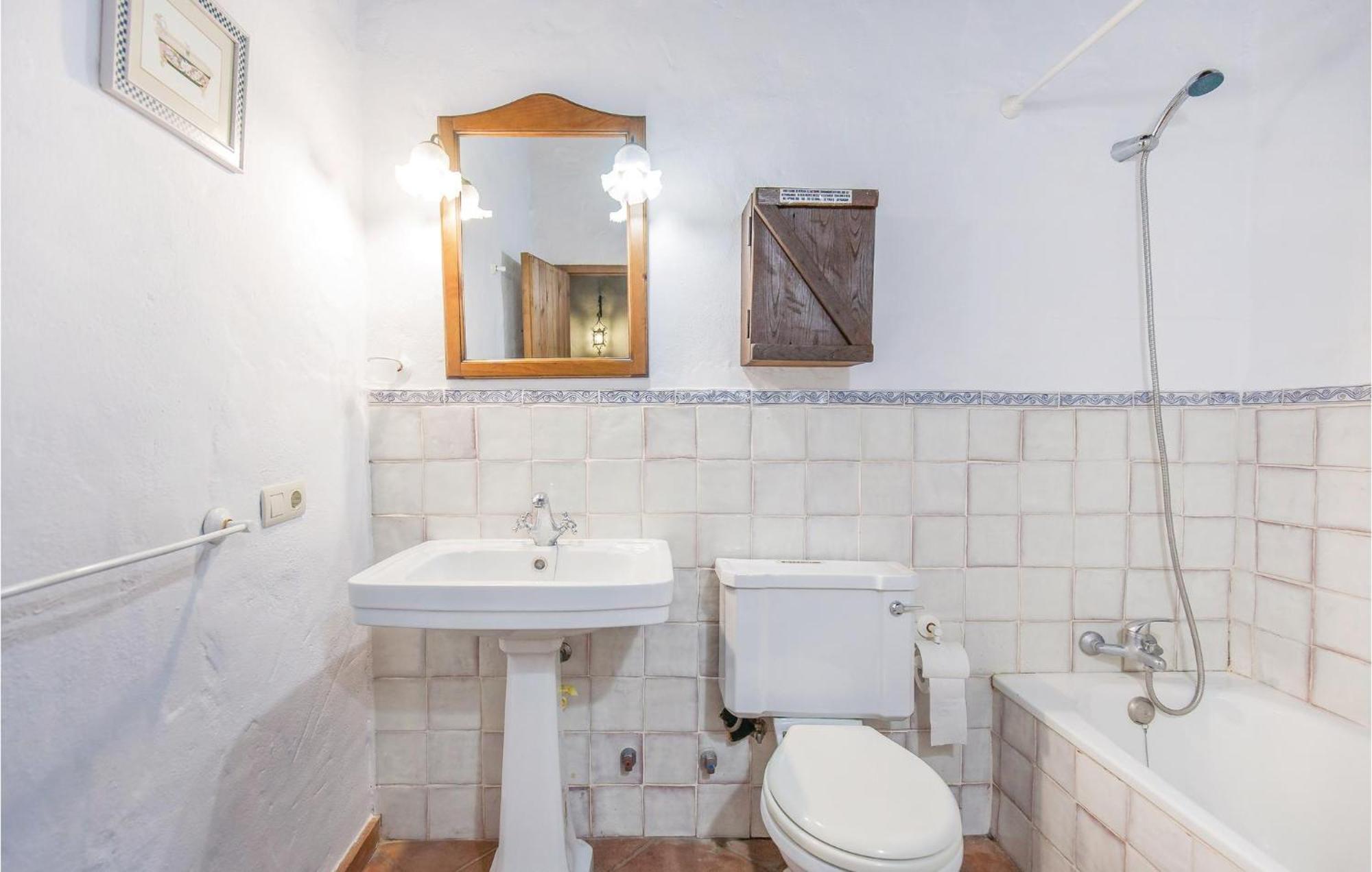 Cozy Home In Zahara De La Sierra With Kitchen 外观 照片