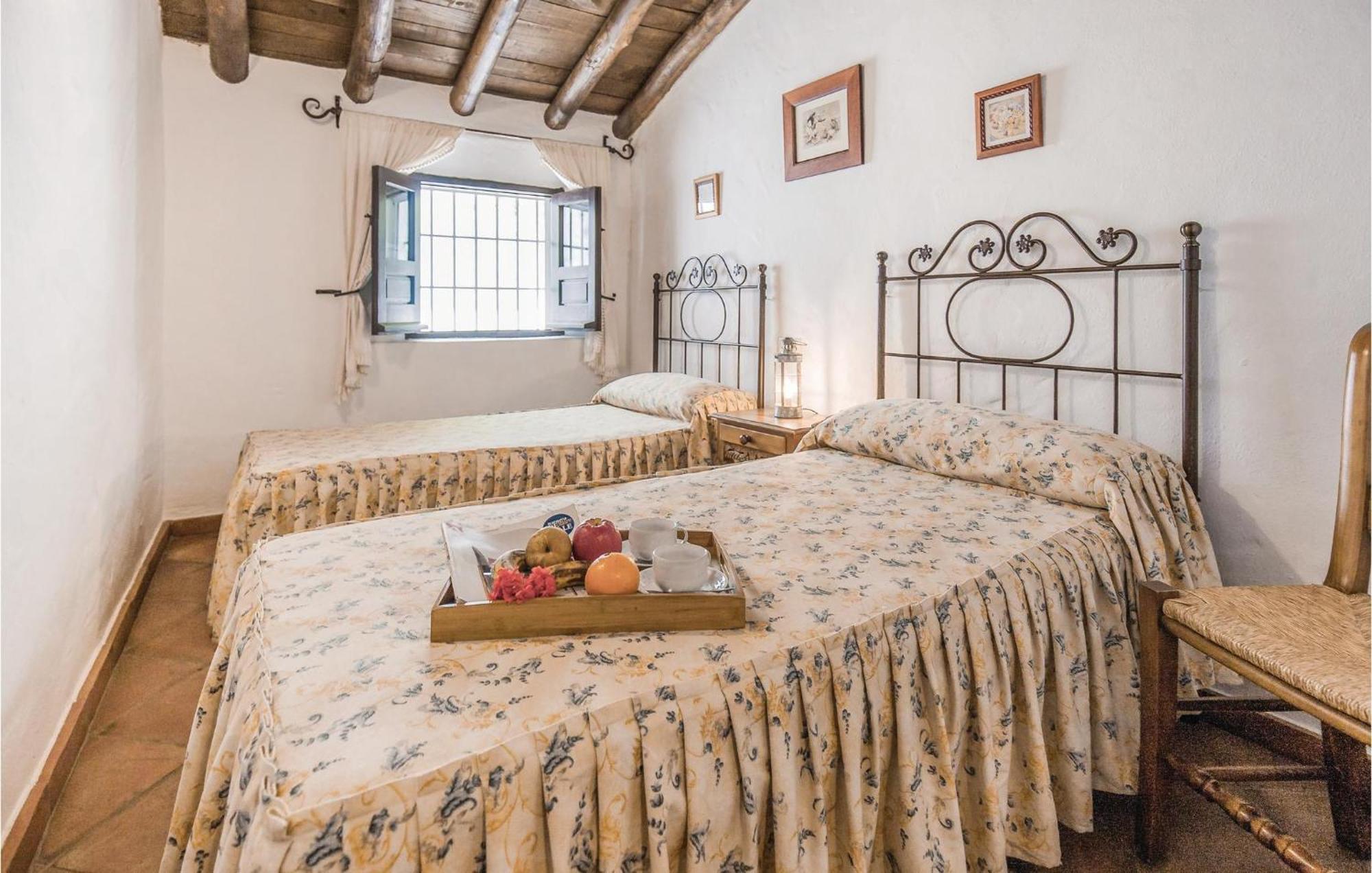 Cozy Home In Zahara De La Sierra With Kitchen 外观 照片