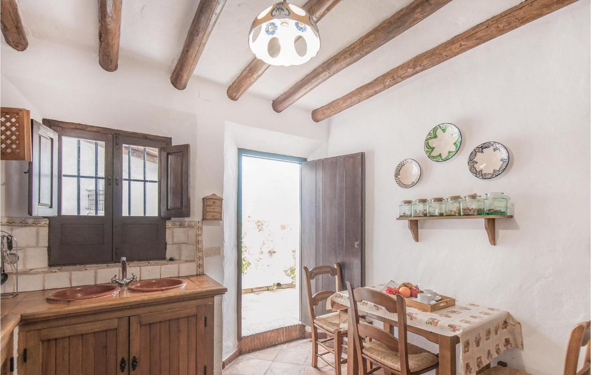 Cozy Home In Zahara De La Sierra With Kitchen 外观 照片