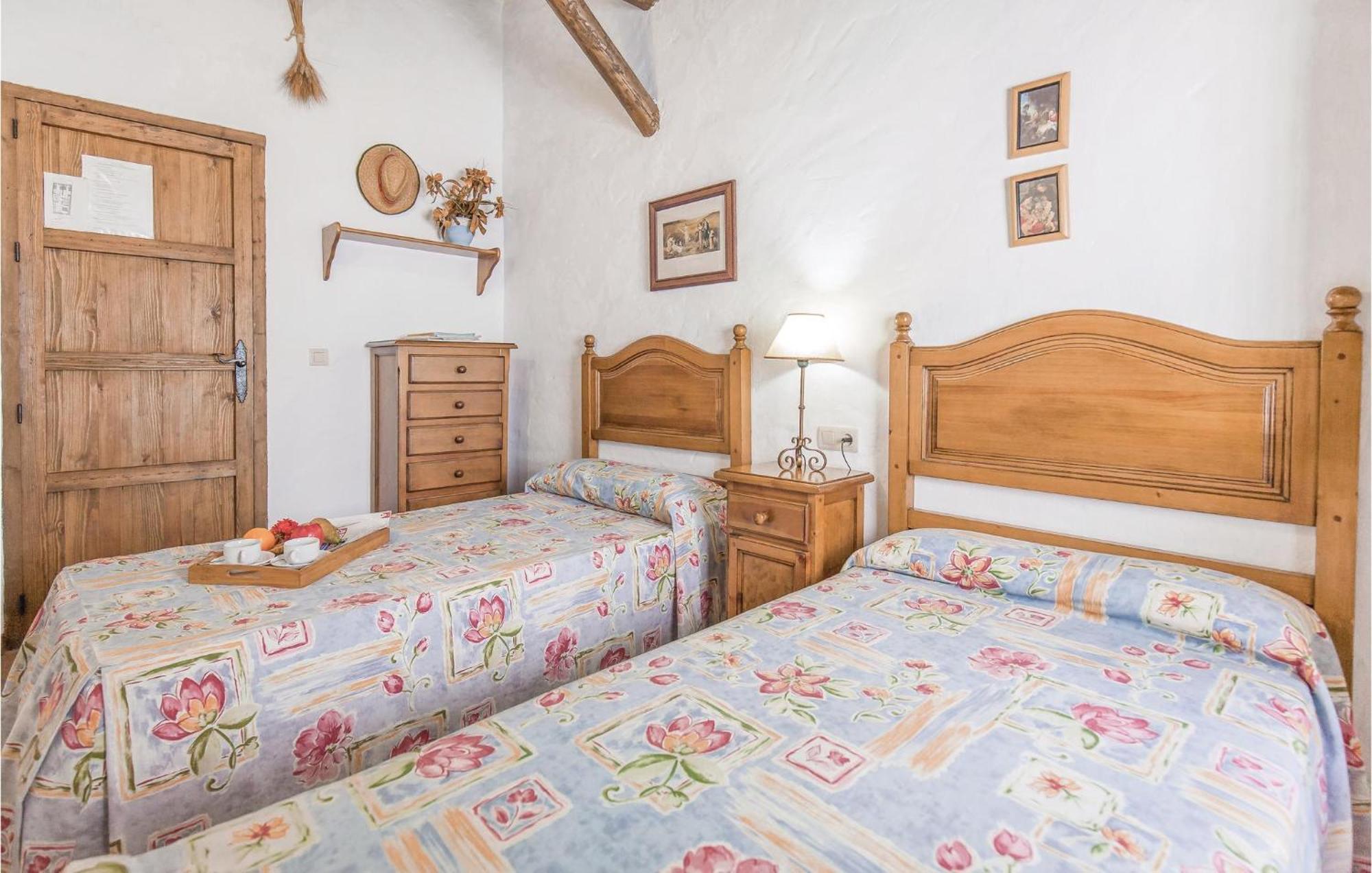 Cozy Home In Zahara De La Sierra With Kitchen 外观 照片
