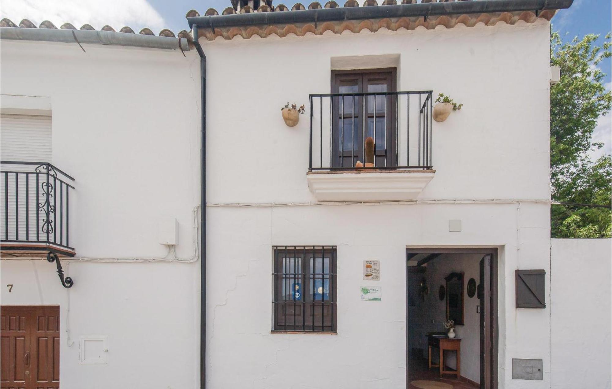 Cozy Home In Zahara De La Sierra With Kitchen 外观 照片