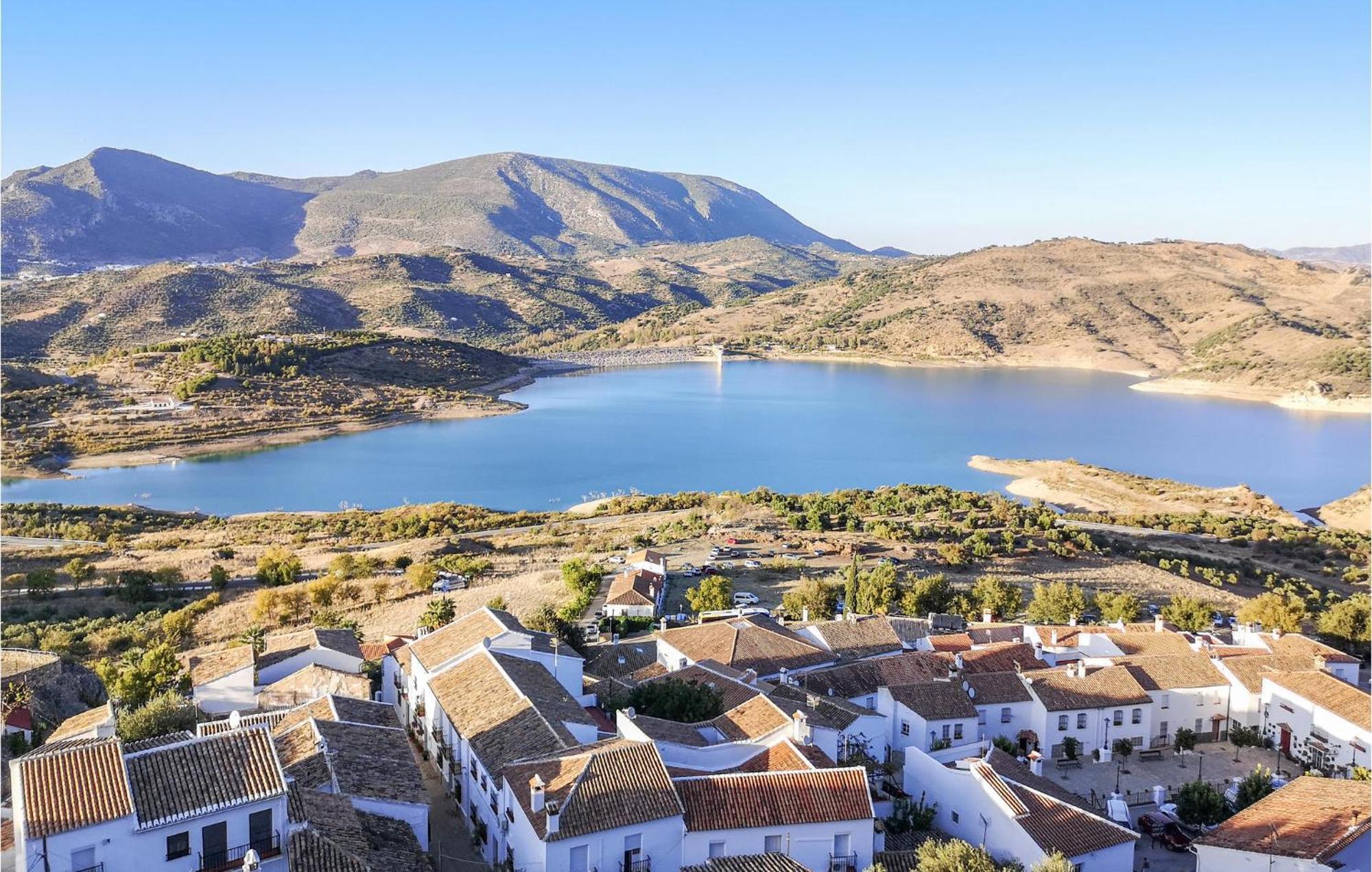 Cozy Home In Zahara De La Sierra With Kitchen 外观 照片