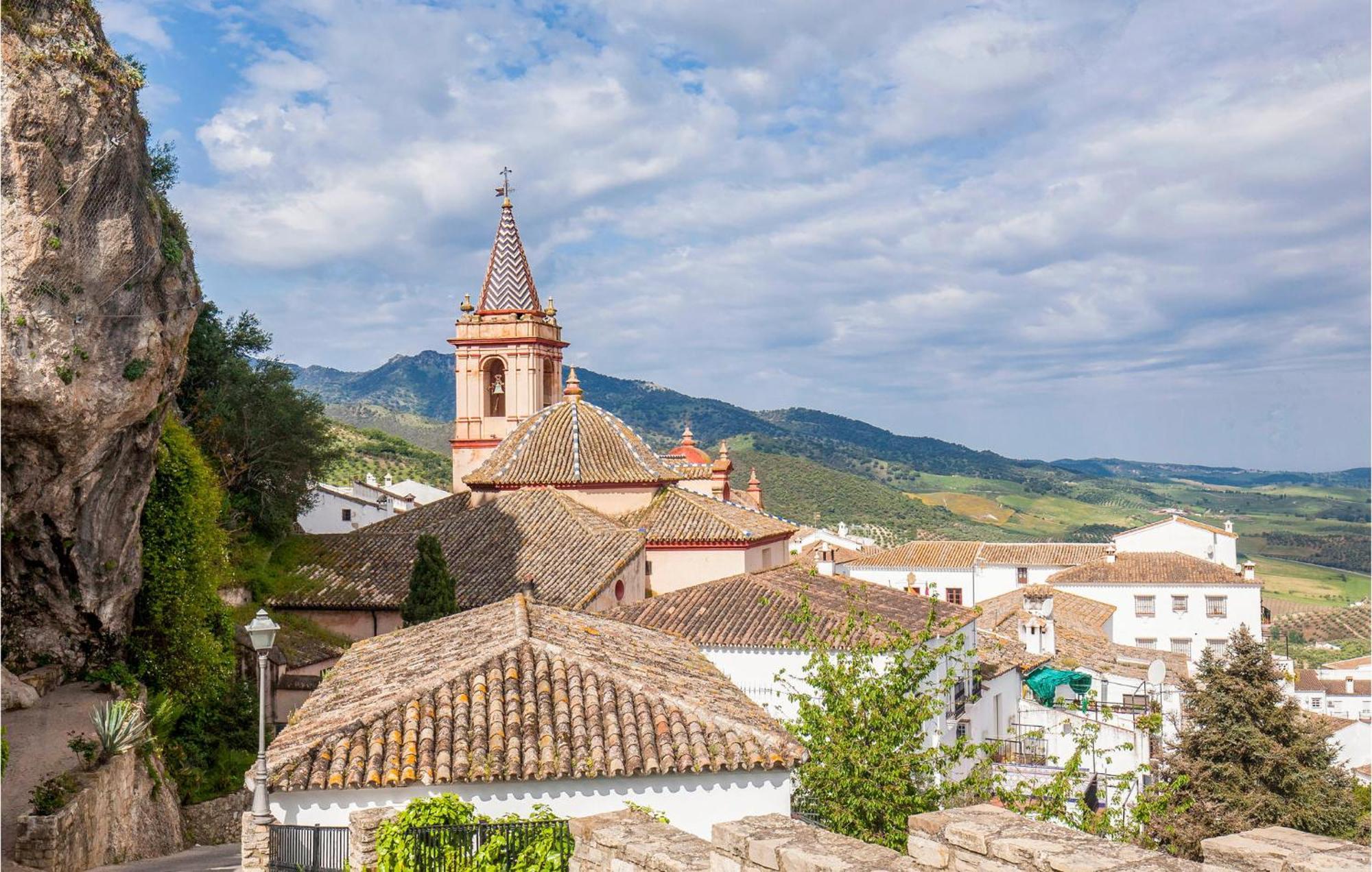 Cozy Home In Zahara De La Sierra With Kitchen 外观 照片